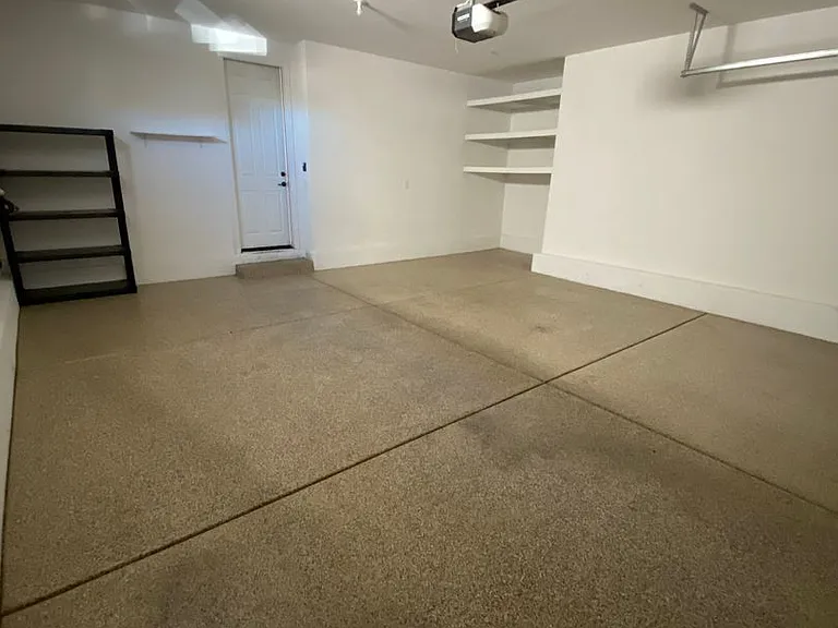 828 Royal Beekman St — Photo 35
