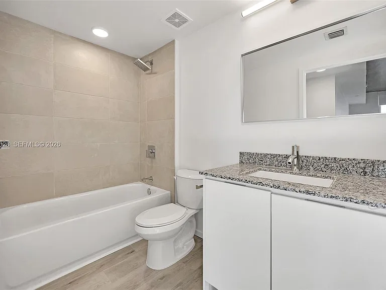 475 NE 125 N #504 — Photo 3