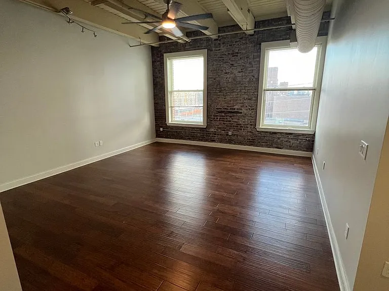 The Fleetwood Building — Photo 40