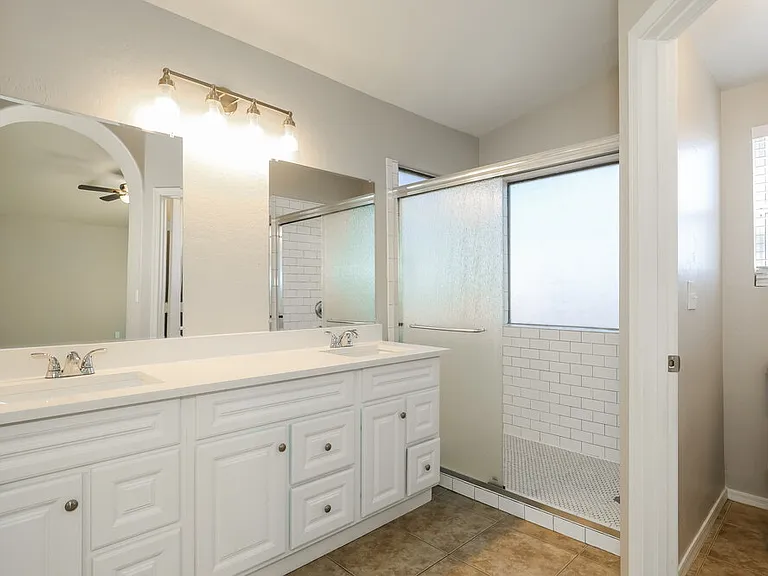2151 E Briarwood Ter — Photo 13