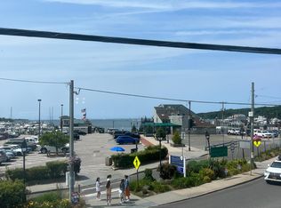 30 Chandler Sq APT 13, Pt Jefferson, NY 11777