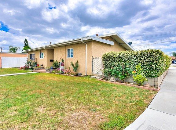 3rd image of 9932 Calmada Ave