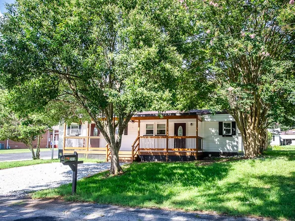 203 N Hampton St, Westminster, SC 29693