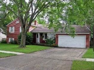 667 Eletson Dr, Crystal Lake, IL 60014