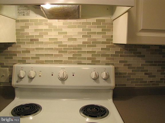 5th image of 3015 Nicosh Cir Unit 2307