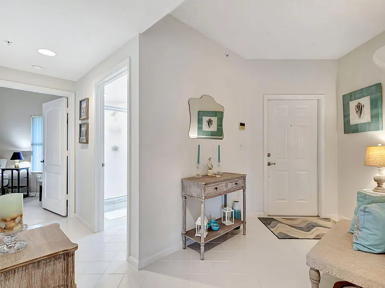 800 Uno Lago Dr #302 — Photo 5