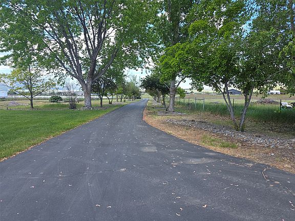 4th image of 5574 Larson Ln