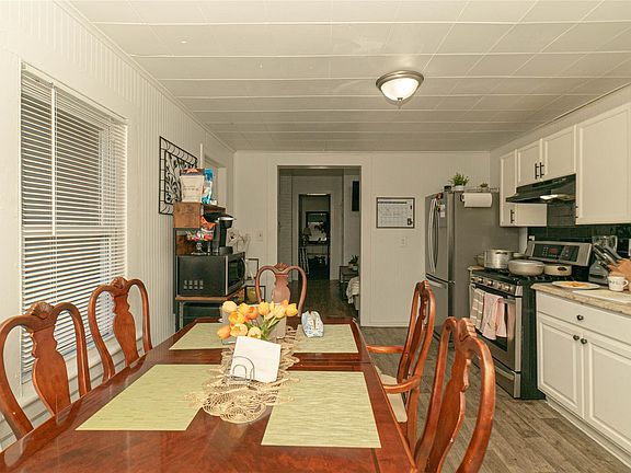 3rd image of 61 River Avenue