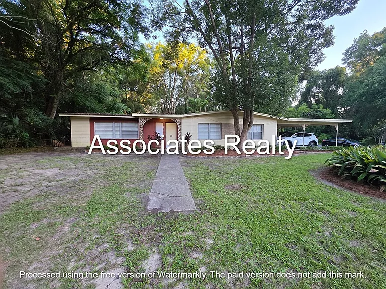 2631 NW 1st Ave — Photo 1