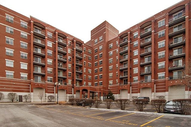 1st image of 1700 Riverwoods Dr APT 707
