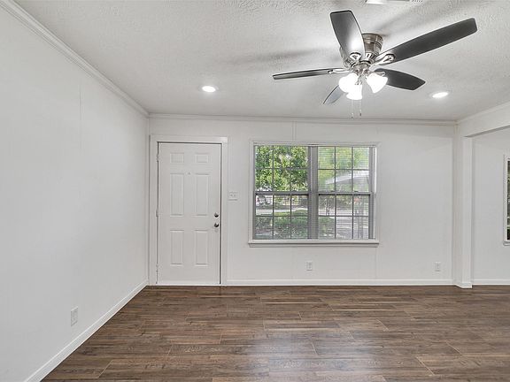 5th image of 3910 Englewood St
