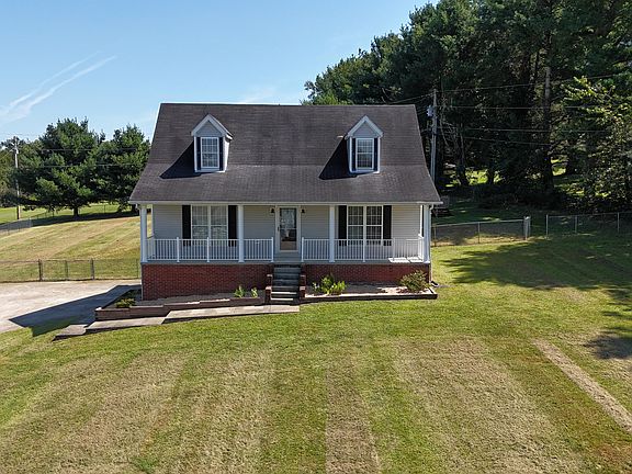 3rd image of 630 Picnic Hill Rd
