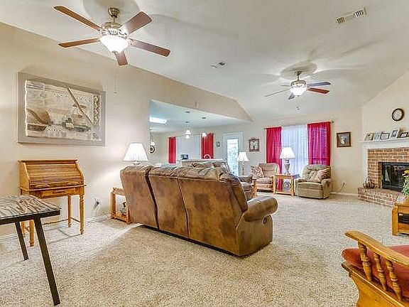 4th image of 279 Vaden Ave