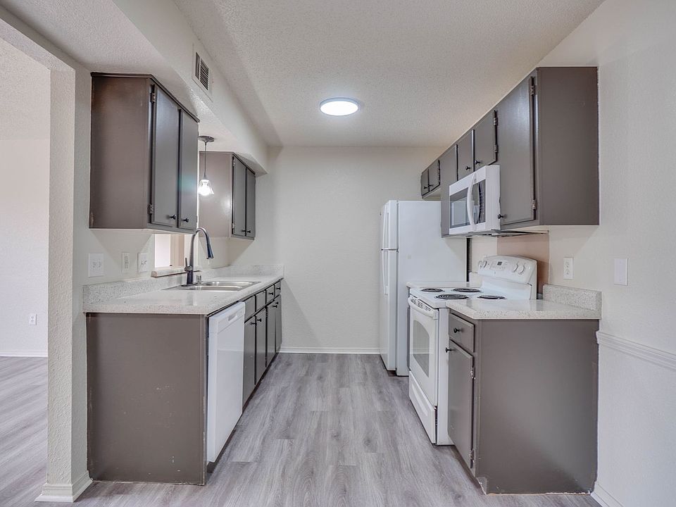 1st image of 7500 Jenny Lind Rd #630