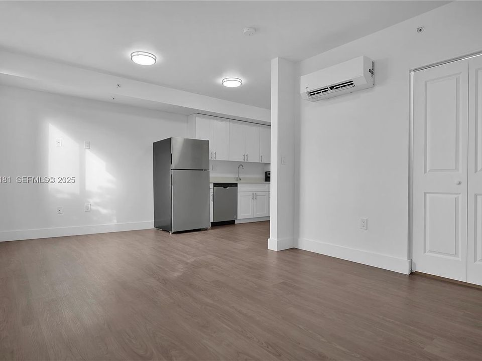 1st image of 1620 NW 22nd St #304