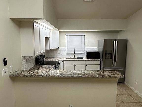 3rd image of 5027 Benton St