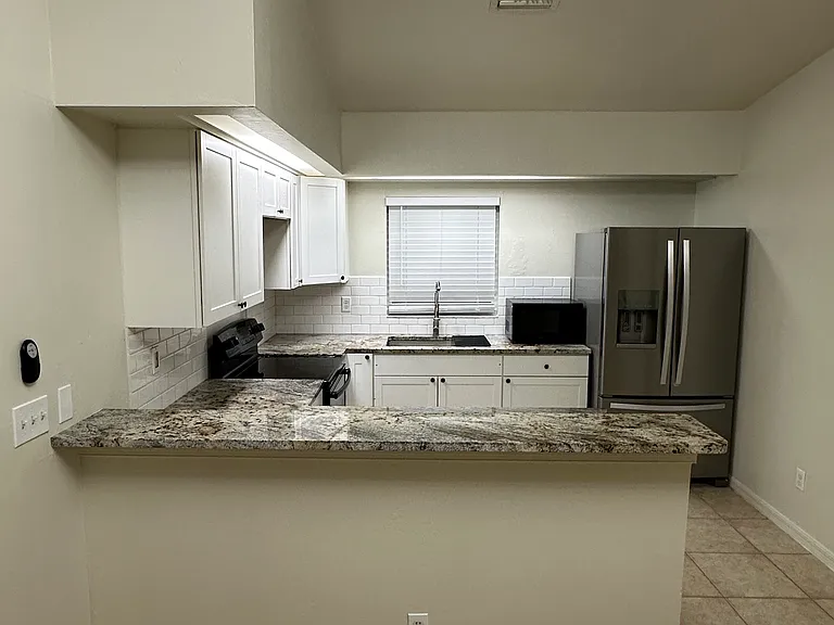 5027 Benton St — Photo 3