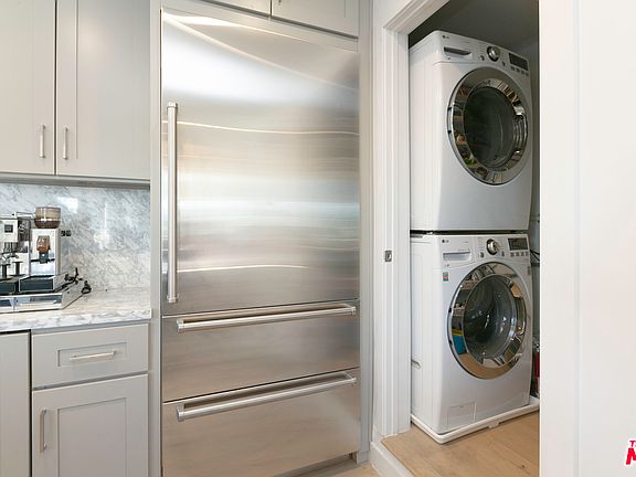 5th image of 7912 Blackburn Ave APT 11