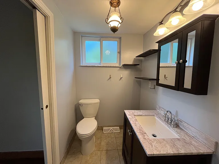 1816 Buena Vista St #1 — Photo 15