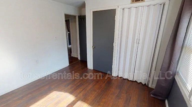 391 Deaverview Rd — Photo 18