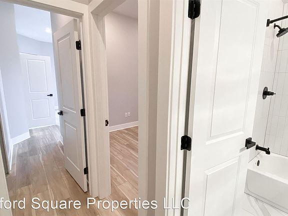 4th image of 4262 Parkside Ave #6