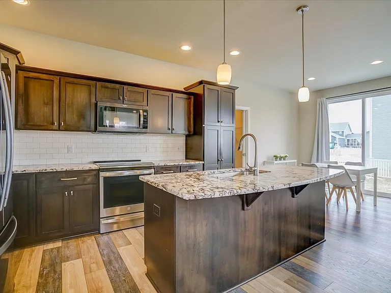 601 Tawny Elm Pkwy — Photo 10