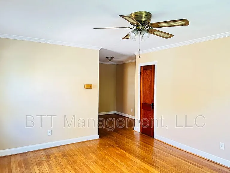8505 Greenwood Ave #302 — Photo 2