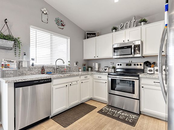 4th image of 9920 E Diamond Ave