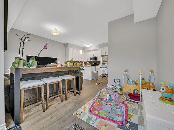 3rd image of 20 Murray Ct #3