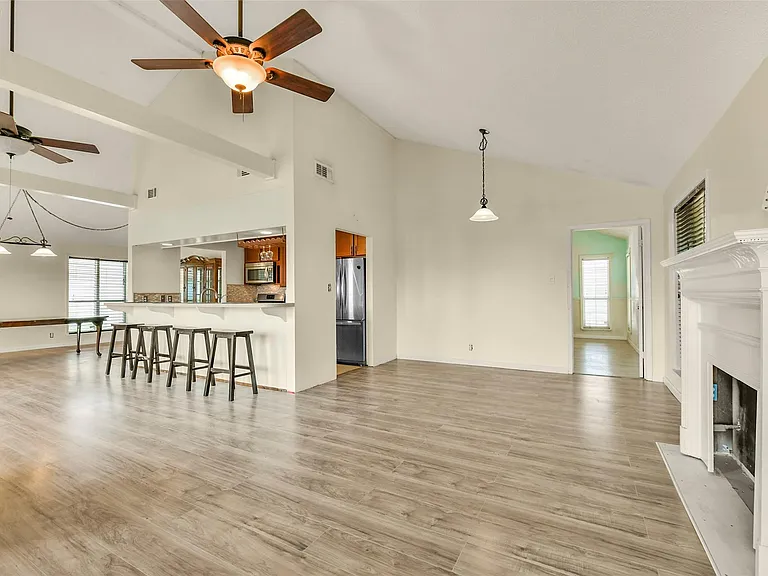 1073 Redfish St — Photo 8