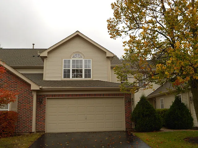 897 Wembley Ct photo 1