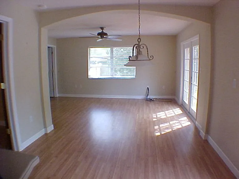 805 Oakdale St — Photo 5