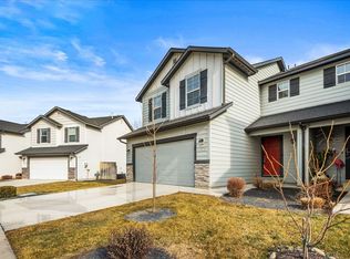 13525 Palm Beach Dr, Caldwell, ID 83607