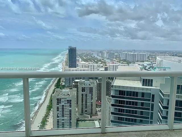 Beach Club Two — Photo 3