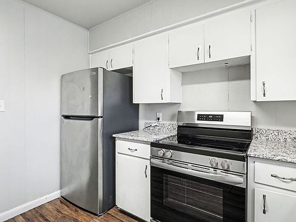 2nd image of 704 W Oak St #3-B