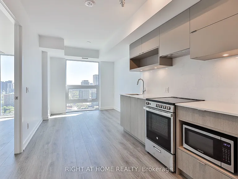 100 Queen St E #2805 — Photo 2