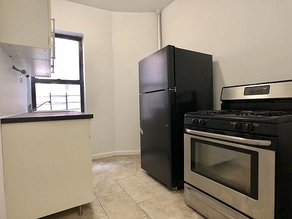 4th image of 525 W 135th St APT 31