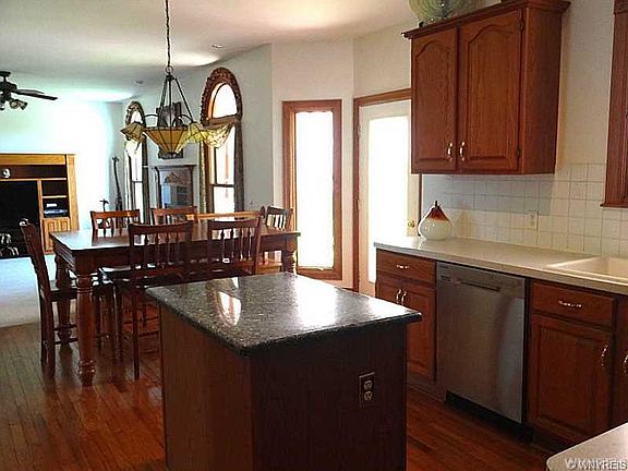 4th image of 6460 Deerview Ct
