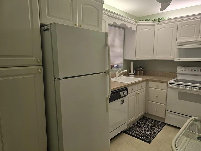 112 Lake Dora Dr — Photo 7