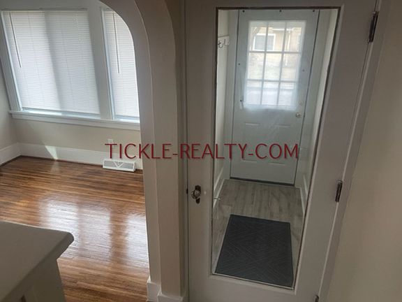 3rd image of 253-255 Rocket St #253