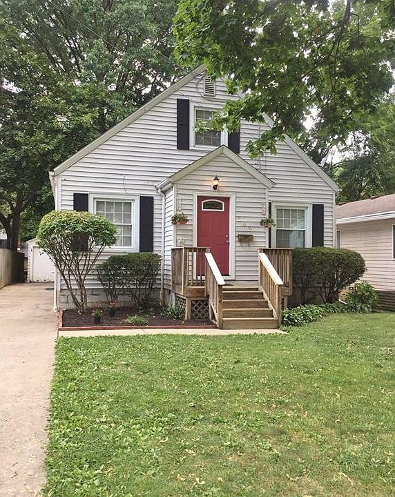 1st image of 132 Harcourt Dr