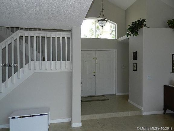 4th image of 5329 SW 38th Ave