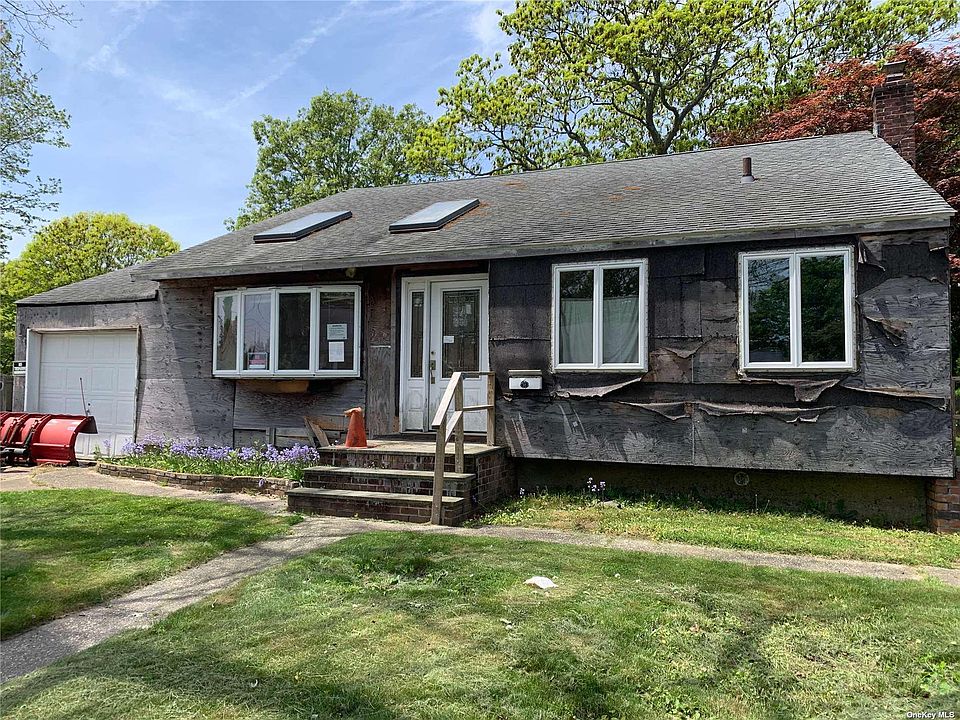 1st image of 6 Gregory Dr