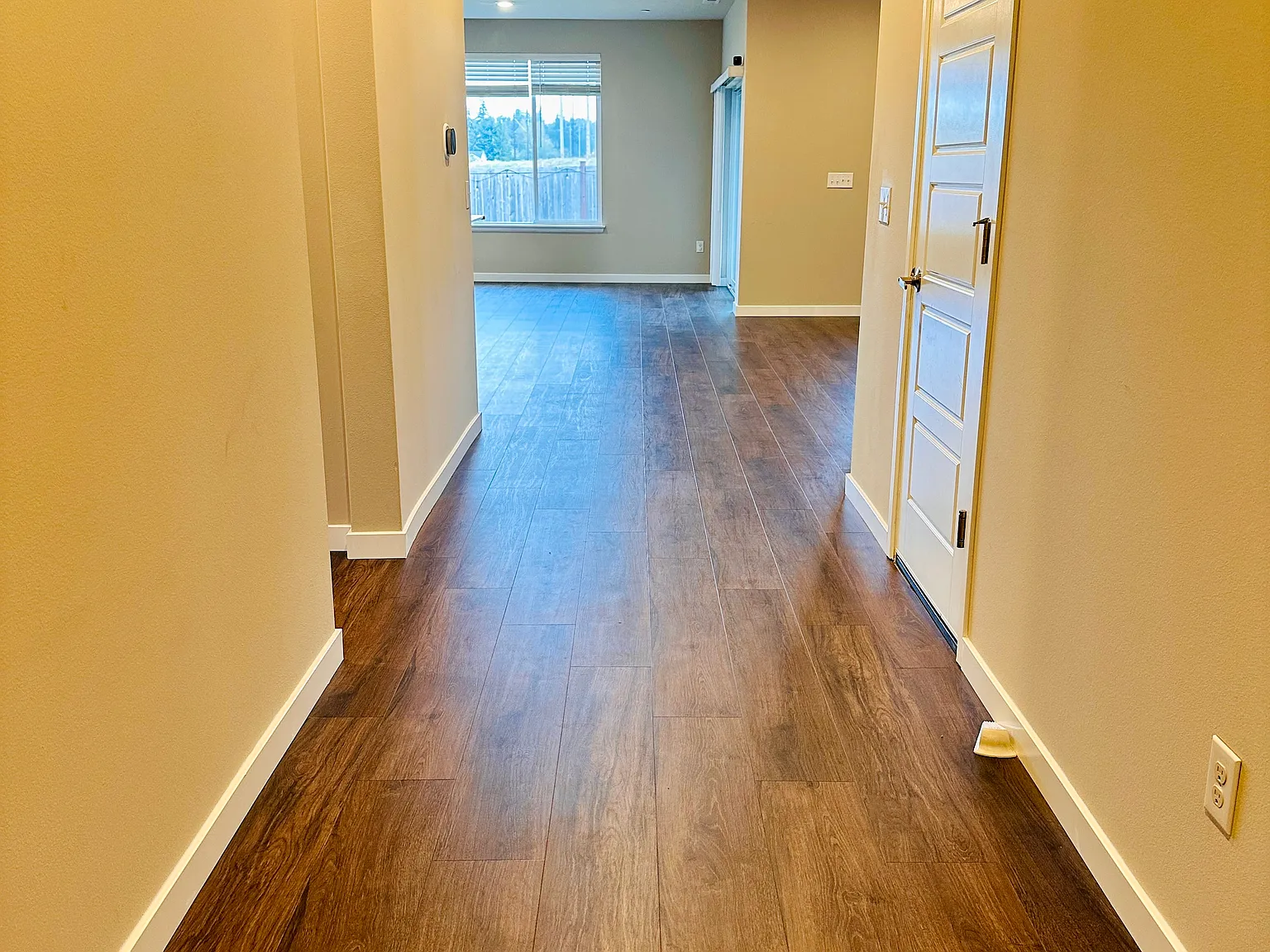 5 bed, 3098 sqft, $3,695 — Photo 4