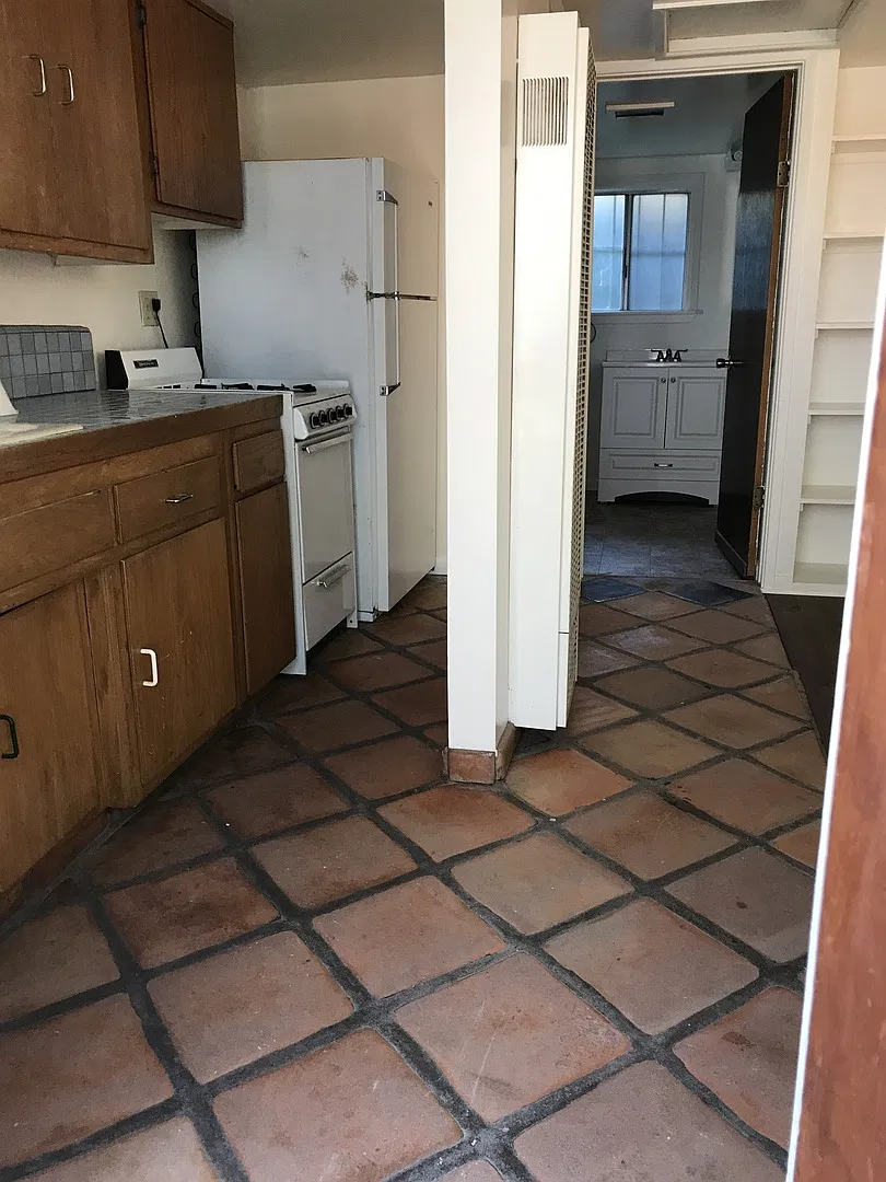 6583 Cordoba Studio — Photo 4