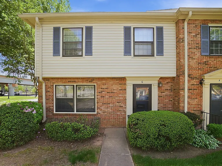 6346 Old Pineville Rd #G — Photo 2
