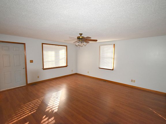 5th image of 315 Lakeshore Dr