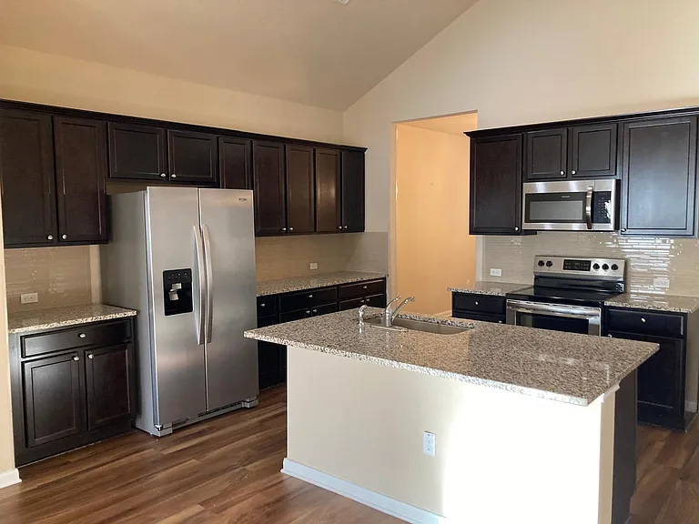 617 Donegal Ln — Photo 15