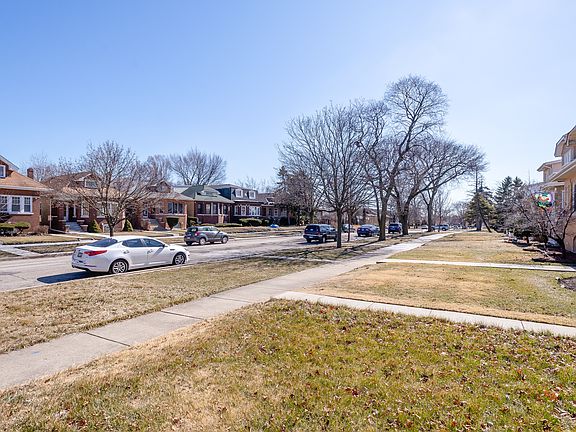 3rd image of 1724 N Natchez Ave