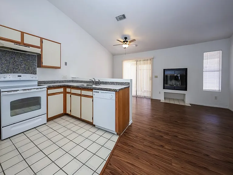 10043 E Bryonwood Ln — Photo 9